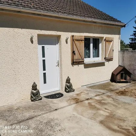 Hébergement de vacances Maison chaleureuse avec jardin et cheminée